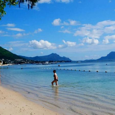 Beachfront Apartment Flic en Flac Екстер'єр фото